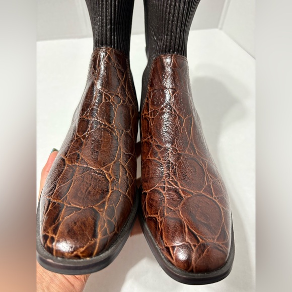 Louise et Cie Teshy Chelsea Brown Booties Leather Faux Croc Embossed elasticized - Picture 5 of 10